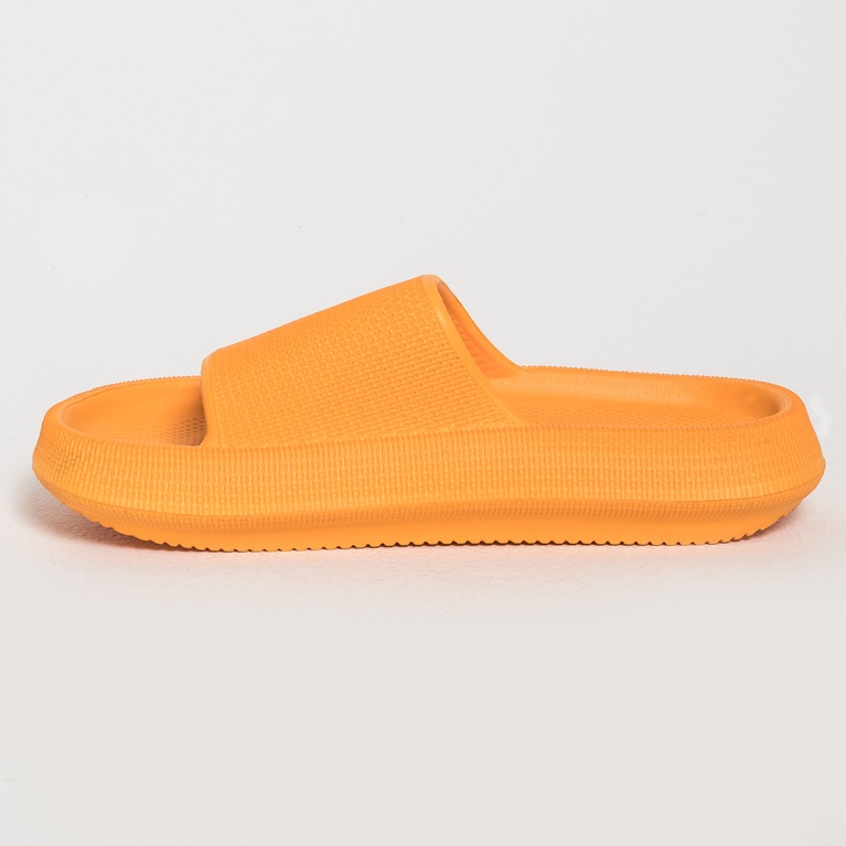 Rantatohveli "Chunky Slipper" Rantatohveli "Chunky Slipper"